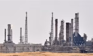 OPEC+ nhất trí tăng sản lượng dầu thô lên 648.000 thùng/ngày