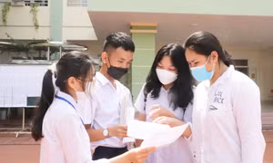 “Lặng lẽ Sapa” và "Biết sống vì người khác" vào đề thi Ngữ văn 