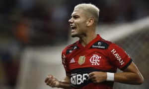 Vieira liên hệ chiêu mộ sao Man Utd