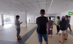 Điều tra vụ hai cha con tử vong trong căn hộ ở Thủ Đức