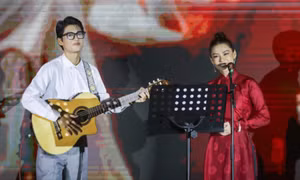 Phim 'Trịnh Công Sơn' ngừng chiếu