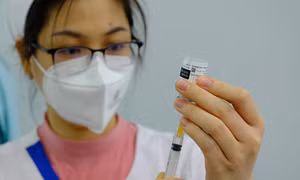 Mới: Mở rộng đối tượng tiêm vaccine phòng COVID-19 mũi 4