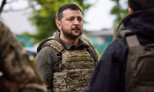 Tổng thống Ukraine thề tái chiếm cả Donbass và Crimea