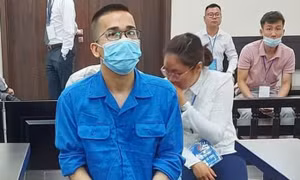 Nhóm tổ chức và môi giới cho người nước ngoài ở lại Việt Nam trái phép lĩnh án