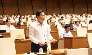 Phó Thủ tướng giải trình về giá sách giáo khoa, xăng dầu; thị trường chứng khoán, bất động sản