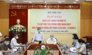 Giảm văn bằng, chứng chỉ không cần thiết với công chức