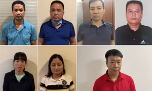 Bắt tạm giam 7 bị can trong đường dây sản xuất, buôn bán sách giáo khoa giả