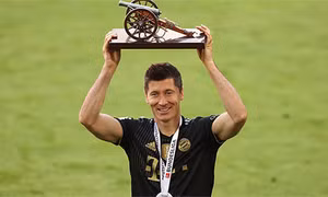 Lewandowski đánh bại Haaland, ẵm thêm 1 giải thưởng cá nhân