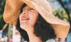Cách phục hồi tóc hư tổn trong ngày nắng nóng