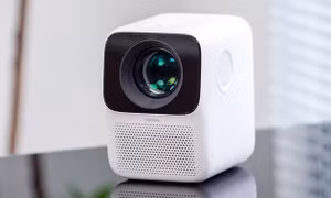 Loạt máy chiếu mini giá 2 triệu đồng để xem bóng đá