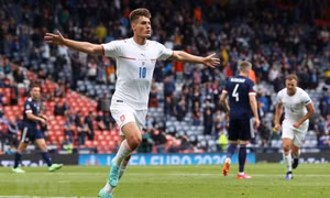 Schick lập siêu phẩm từ giữa sân, Séc khởi đầu hoàn hảo ở EURO 2020