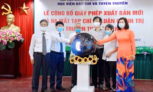 Lễ công bố Giấy phép xuất bản mới và ra mắt Tạp chí Lý luận chính trị và Truyền thông điện tử
