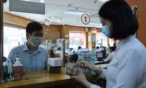 Gửi tiền ngân hàng lãi suất 0%: Gây sốc và tác dụng ngược