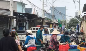 Bắt nghi can tẩm xăng đốt nhà khiến 2 vợ chồng thương vong
