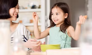 5 gợi ý giúp cha mẹ khen ngợi con đúng cách
