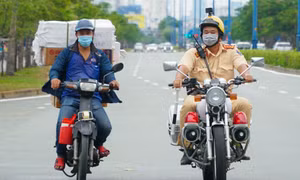 Đừng vì đường vắng mà bất chấp luật lệ
