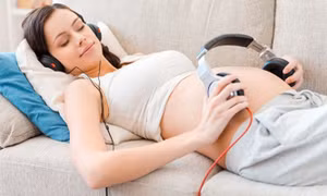 Những tác dụng tuyệt vời của việc nghe nhạc khi mang thai