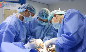 Bệnh viện Việt Nam – Thụy Điển Uông Bí triển khai ca ghép thận đầu tiên từ người cho sống