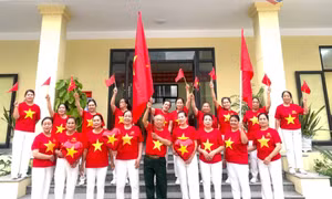 Vùng Mỏ xúc động, tự hào kỷ niệm 50 năm Ngày non sông liền một dải