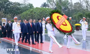 50 năm Thống nhất đất nước: Lãnh đạo Đảng, Nhà nước vào Lăng viếng Chủ tịch Hồ Chí Minh
