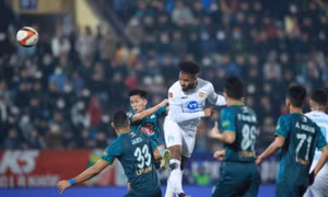 Nam Định giữ Nguyễn Xuân Son đến 34 tuổi