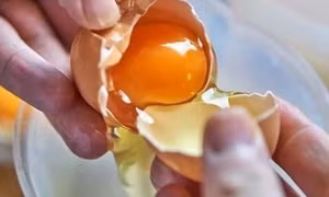 Bác sĩ chỉ cách ăn trứng an toàn khi bị mỡ máu, huyết áp