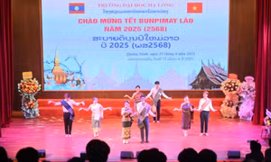 Đại học Hạ Long tổ chức Tết cổ truyền Bunpimay năm 2025 cho lưu học sinh Lào