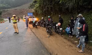 45 người gây mất trật tự khi 'săn mây' trên đèo nối Quảng Ngãi - Kon Tum