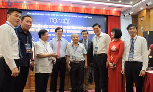 Hội thảo "50 năm nền văn học nghệ thuật tỉnh Quảng Ninh sau ngày thống nhất đất nước"