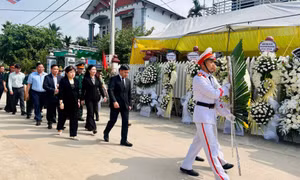 Đoàn lãnh đạo Tỉnh ủy, HĐND, UBND, Ủy ban MTTQ tỉnh, Đoàn ĐBQH tỉnh Quảng Ninh viếng Liệt sỹ Nguyễn Đăng Khải