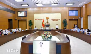 Thống nhất đề xuất miễn, hỗ trợ học phí cho học sinh