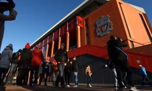 Sao West Ham tìm đường đến Liverpool