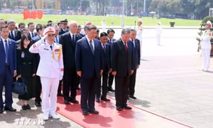 Tổng Bí thư, Chủ tịch nước Trung Quốc đặt vòng hoa và vào Lăng viếng Chủ tịch Hồ Chí Minh