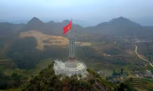 Cột cờ Quốc gia Lũng Cú - nơi non sông gửi trọn hồn thiêng dân tộc
