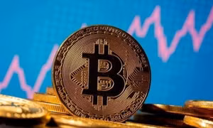 Bitcoin bán tháo mạnh khi mối nguy chiến tranh thương mại toàn cầu cận kề