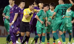 Bắt sai phạt đền, tổ trọng tài Cúp quốc gia bị kỷ luật