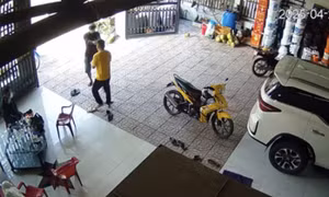 Xông vào nhà nổ súng bắn gục người đàn ông