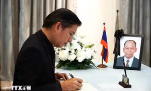 "Đồng chí Khamtay Siphandone đóng góp quan trọng xây dựng mối quan hệ Việt-Lào"