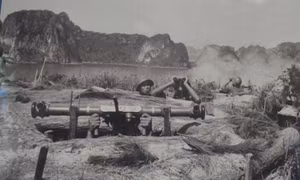 "Tam giác lửa" - Tam giác thơ thời chống Mỹ
