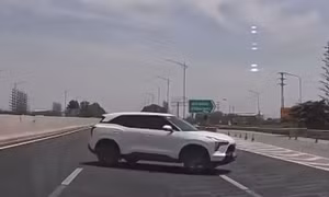 Xử phạt nữ tài xế quay xe đi ngược chiều trên cao tốc Hà Nội - Hải Phòng