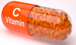 Khi sử dụng vitamin C cần kiêng kỵ gì?