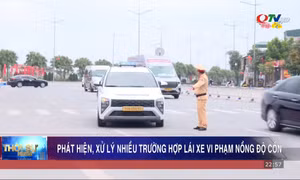 Phát hiện, xử lý nhiều trường hợp lái xe vi phạm nồng độ cồn ngày Tết