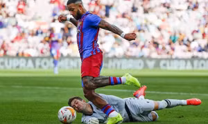 Barca lần đầu thắng tuyệt đối