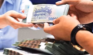 Ngân hàng giảm lãi suất: Khách mòn mỏi chờ, chuyên gia lo chỉ "giảm cho có"