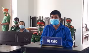 Khởi tố một "võ sư" tự phong đánh mẹ ruột gây thương tích