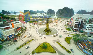 Cột đồng hồ trung tâm TP Hạ Long