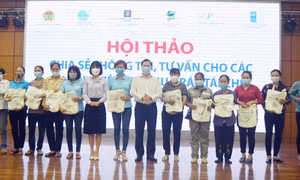 Hội thảo chia sẻ thông tin, tư vấn cho các thành viên thu mua rác thải tái chế