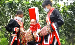 Đặc sắc trang phục truyền thống dân tộc Dao ở Tiên Yên
