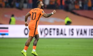 Depay ghi hat-trick vào lưới Thổ Nhĩ Kỳ
