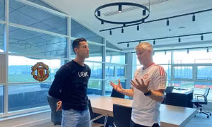 Ronaldo tập buổi đầu cùng Man Utd
